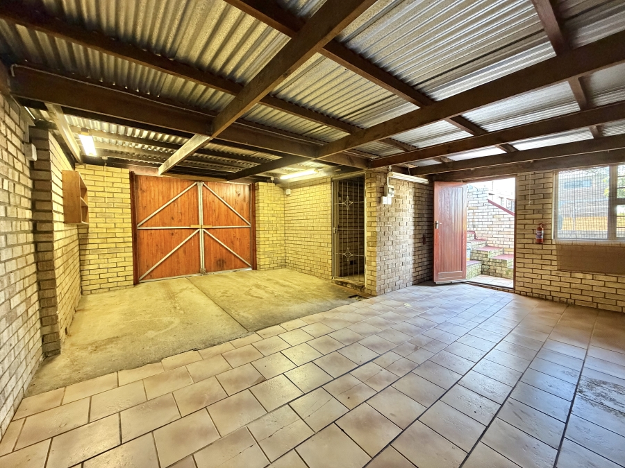 4 Bedroom Property for Sale in Noorsekloof Eastern Cape